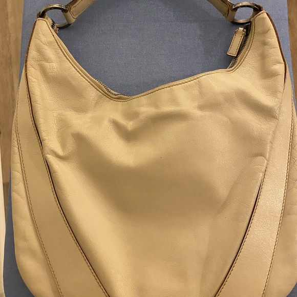 Authentic pre-love vintage Gucci bag - Picture 7 of 8